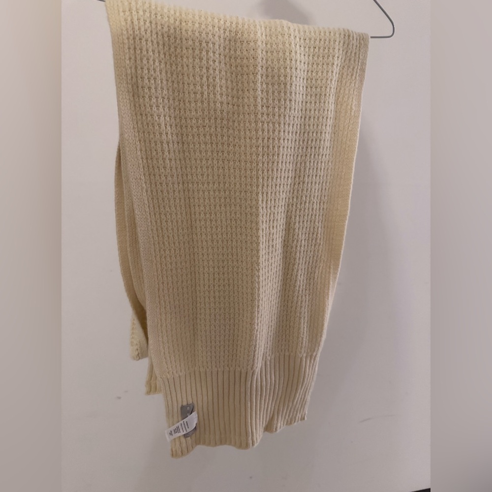 Everlane Cream Waffle-Knit Scoop Scarf